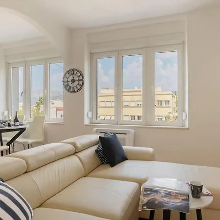 Διαμέρισμα Rooftop Li -new, Modern, Center *