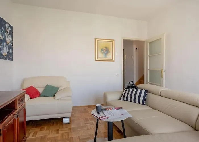 Rooftop Li -new, Modern, Center Apartment Split